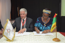 USD 1.5 billion framework agreement signed between H.E. Hadizatou Rosine Coulibaly Sori, Mi....jpg